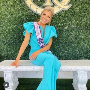 Teal Turquoise Jovani Short-Sleeve V-Neck Ruffle Jumpsuit SZ 4 Pageant outfit